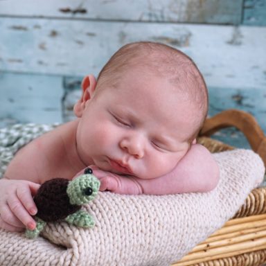 Fotografía Newborn o recién nacido en Vitoria-Gasteiz | Belly Painting Titxu | Estitxu Aguiriano