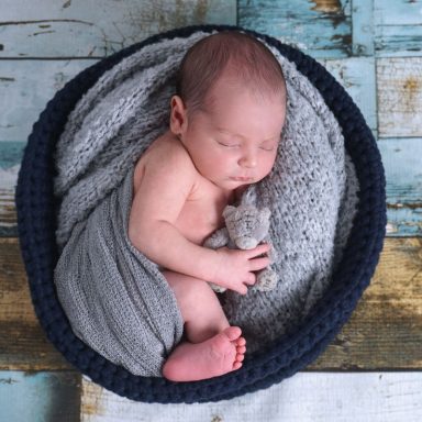 Fotografía Newborn o recién nacido en Vitoria-Gasteiz | Belly Painting Titxu | Estitxu Aguiriano