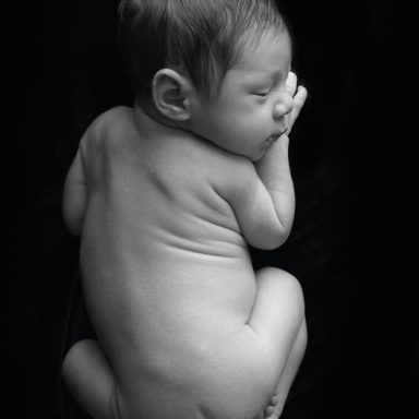 Fotografía Newborn o recién nacido en Vitoria-Gasteiz | Belly Painting Titxu | Estitxu Aguiriano