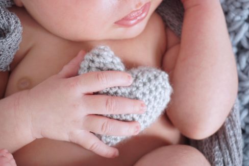 Fotografía Newborn o recién nacido en Vitoria-Gasteiz | Belly Painting Titxu | Estitxu Aguiriano